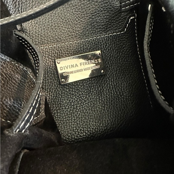 Divina Firenze Black Leather Bucket Bag - Picture 5 of 12